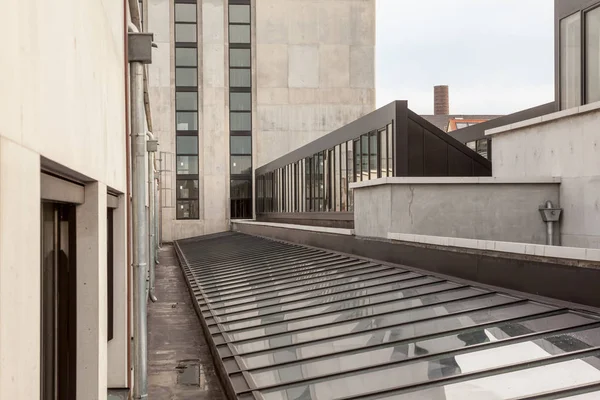 Este Gran Edificio Con Techo Plano Con Cúpula Cristal — Foto de Stock