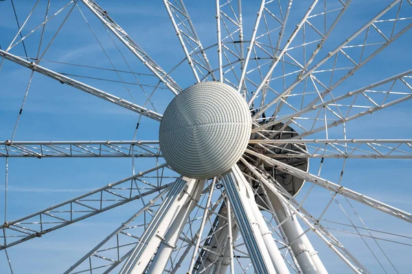 Ferris roue par la mer — Photo