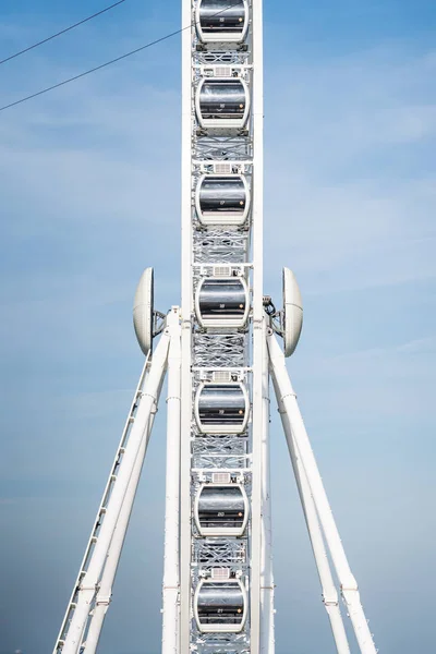 Ferris roue par la mer — Photo