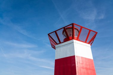 deniz feneri whit mavi gökyüzü