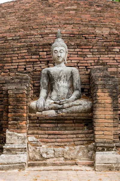 Buddha em um templo antigo — Fotografia de Stock