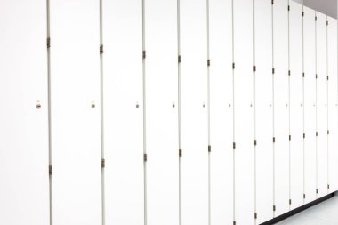 koridorda ki dolaplar