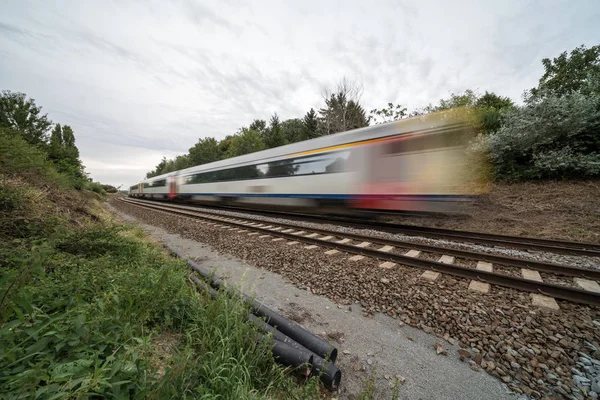 Ein vorbeifahrender Zug — Stockfoto