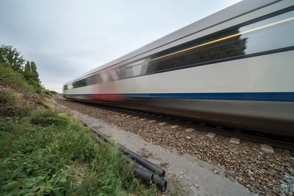 Ein vorbeifahrender Zug — Stockfoto