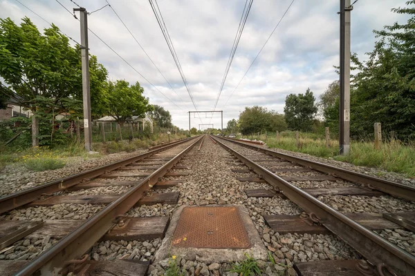 Spur führt in die Tiefe — Stockfoto