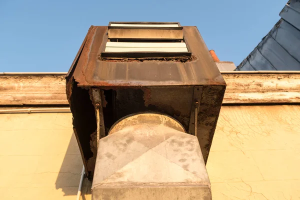 Uma ventilação antiga — Fotografia de Stock