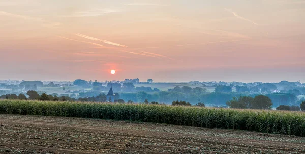 Einem Sonnigen Septembermorgen Steht Diese Schöne Rozebeke Kirche Nebel Mit — Stockfoto