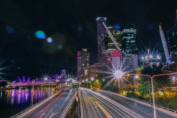 Majestic View Brightly Illuminated Road City Brisbane River Dark Night — Stock Photo, Image