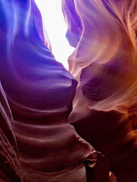 Explorando Hermoso Antelope Canyon Arizona —  Fotos de Stock