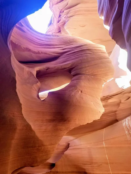 Explorando Hermoso Antelope Canyon Arizona —  Fotos de Stock