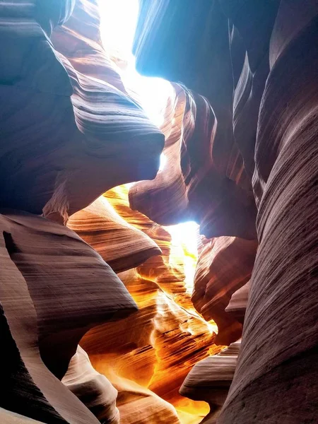 Explorando Hermoso Antelope Canyon Arizona —  Fotos de Stock