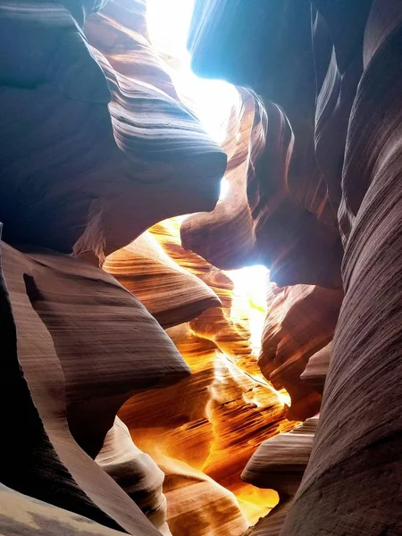 Explorando Hermoso Antelope Canyon Arizona —  Fotos de Stock