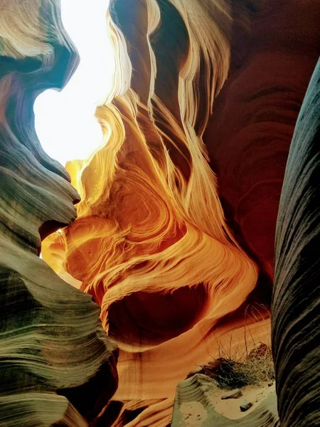 Explorando Hermoso Antelope Canyon Arizona — Foto de Stock