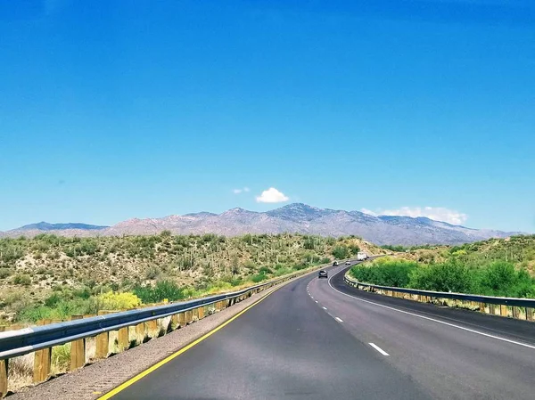 Arizona ABD yolu ile peyzaj