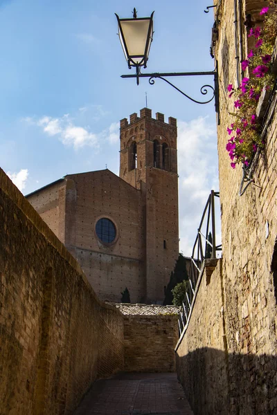 Scenic View Sien Narrow Street Medieval Italian City Tuscany — Stock Photo, Image