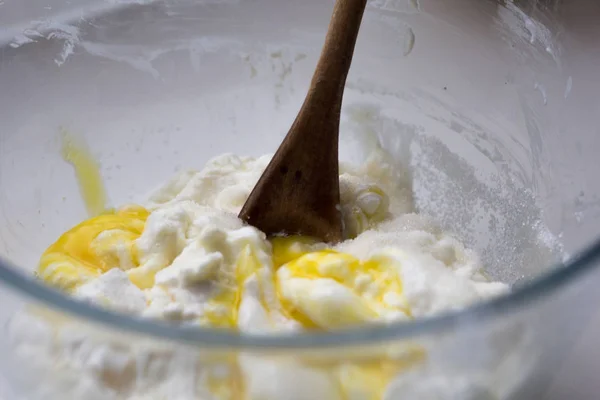 Dough for cheesecake pancake from cottage cheese — Stock Photo, Image