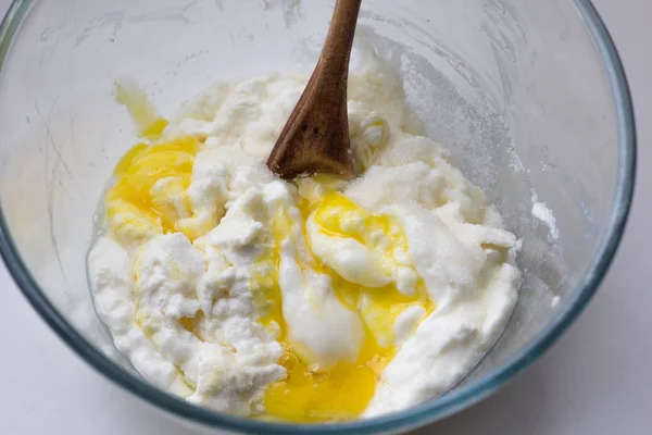 Dough for cheesecake pancake from cottage cheese — Stock Photo, Image
