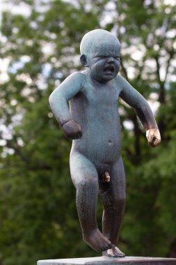 Oslo Norveç - 22 Haziran 2019: Vigeland Park'ta Angry Boy Heykeli