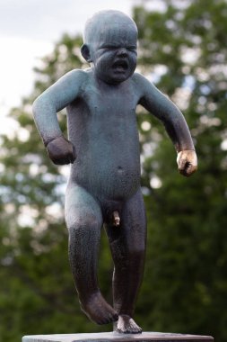 Oslo Norveç - 22 Haziran 2019: Vigeland Park'ta Angry Boy Heykeli