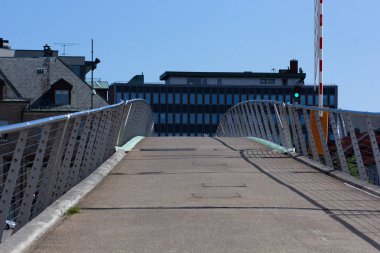 Fredrikstad Norveç'te Glomma nehri üzerindeki köprüde manzara