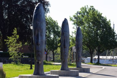 Fredrikstad / Norveç - 17 Haziran 2019 : İnancımda, umudumda, aşkımda üç heykel