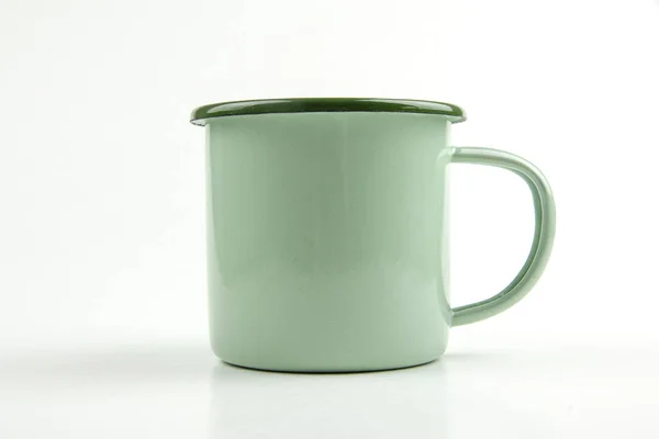 Tazza Latta Verde Sfondo Bianco — Foto Stock