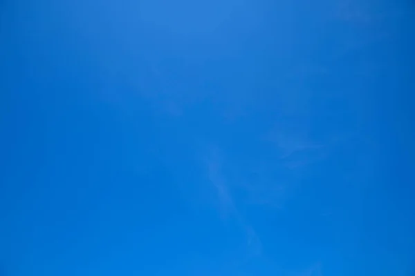 Beautiful Blue Sky Faint Clouds Background — Stock Photo, Image