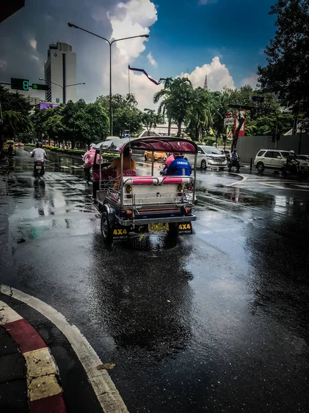 Thailand Bangkok November 2018 Nationale Taxi Met Natuur Stads Achtergrond — Stockfoto