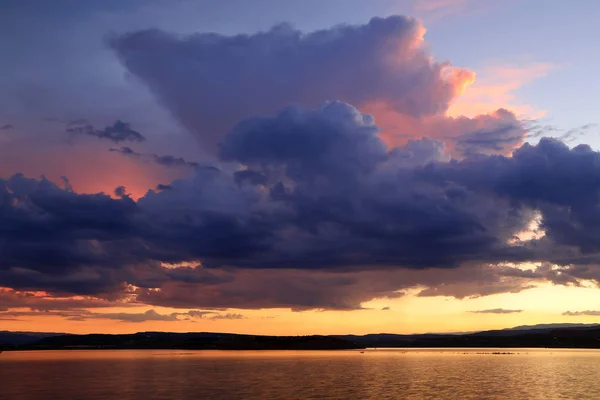 Sunset rays at Starvation reservoir, Utah, USA.