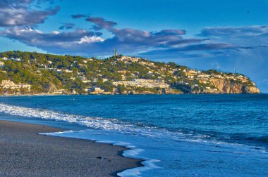 at nalı sahilde günbatımı