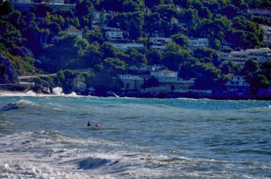 köy sahilde at nalı şişer