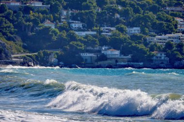 köy sahilde at nalı şişer