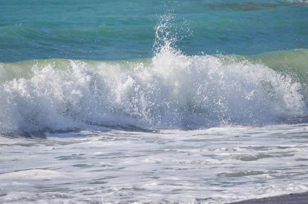 Gonfiano Sulla Spiaggia Del Villaggio Ferro Cavallo — Foto Stock