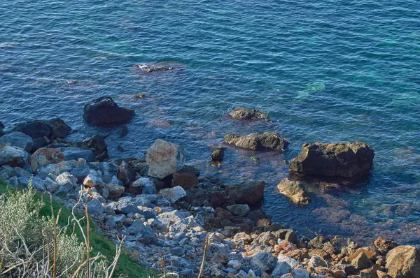 Vista Sulle Rocce Marine Piroghe — Foto Stock