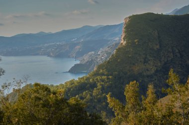 denize bakarak Dağı'nda günbatımı görüntü