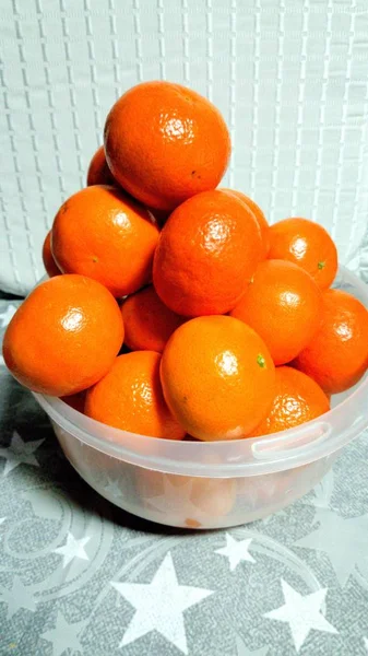 Tigela Cheia Tangerinas Com Sua Cor Laranja — Fotografia de Stock