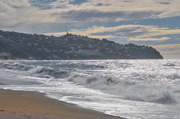 Güneye tropikal İspanya kıyısında, Granada, at nalı