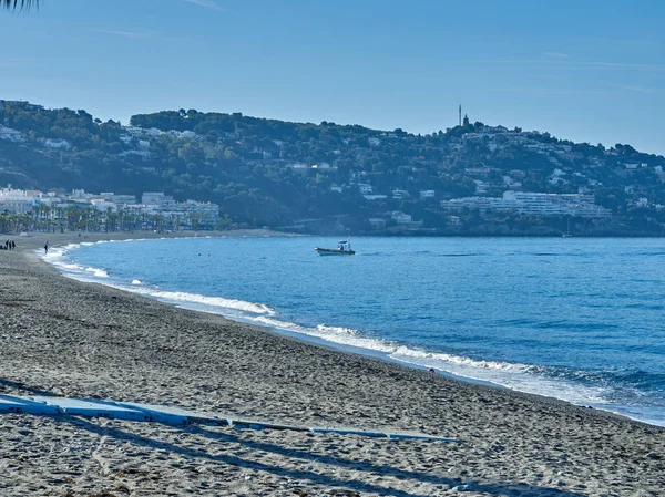 Het Strand Met Uitzicht Het Puntje Van Het Dorp Aap — Stockfoto