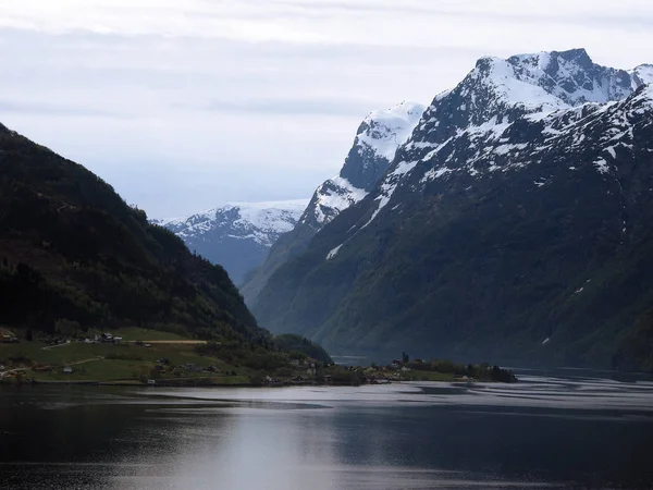Norveç fiyortları için seyahat