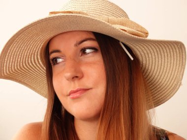 Kadın, bir yaz Straw Hat