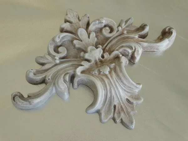 Witte Bloemen Architectonisch Ornament — Stockfoto