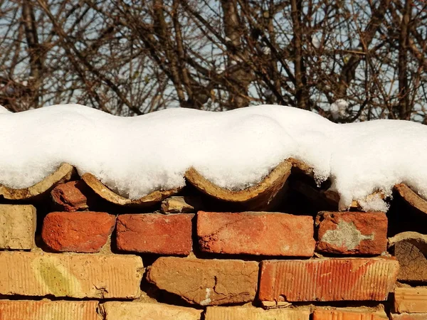 Muro Ladrillo Cubierto Nieve — Foto de Stock