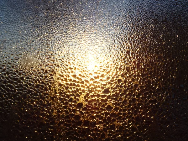 Sonnenaufgang Hinter Einem Feuchten Fenster — Stockfoto