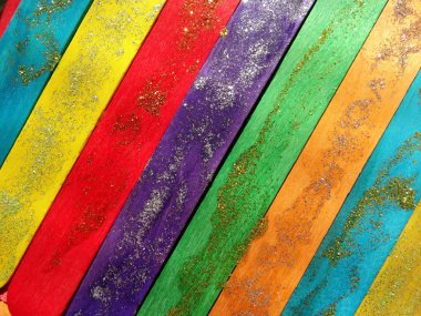 Mutlu renkli ahşap sopa