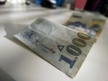 Romen damla dışarı para birimi