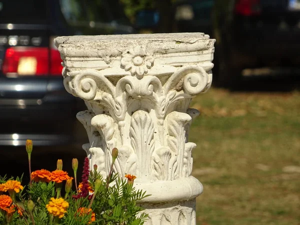 Stone Capital Garden Decoration — Stock Photo, Image