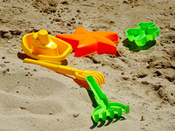 Juguetes Coloridos Para Niños Playa — Foto de Stock