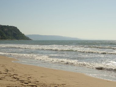 Güneşli Plaj manzarası