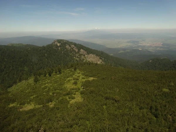 从保加利亚里拉山的亚斯特雷贝茨峰看风景 — 图库照片