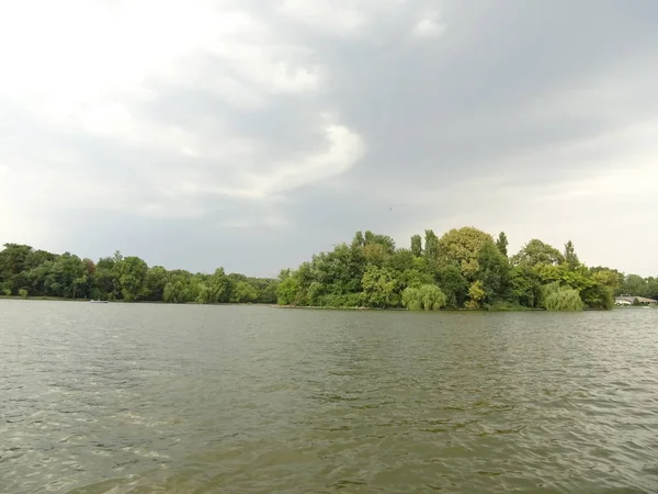 Jezero Parku Cismigiu Bukurešť Rumunsko — Stock fotografie